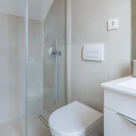 Appartement Classy 2bdr House With Balcony By Lovelystay Lissabon
