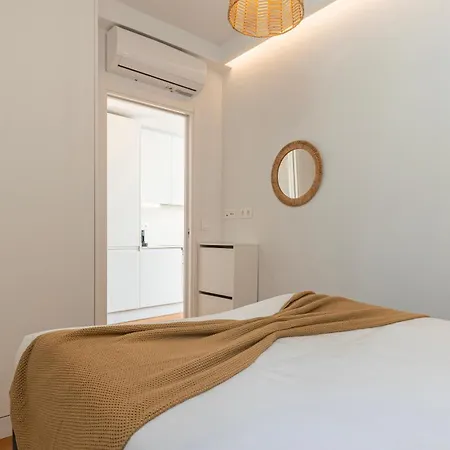 Appartement Classy 2bdr House With Balcony By Lovelystay Lissabon