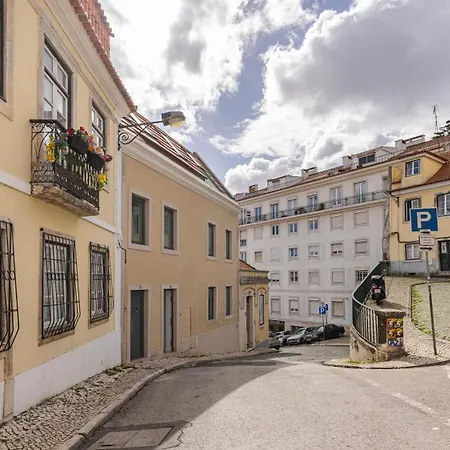 Classy 2bdr House With Balcony By Lovelystay Διαμέρισμα Lisboa