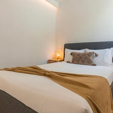Classy 2bdr House With Balcony By Lovelystay Lägenhet Lisboa