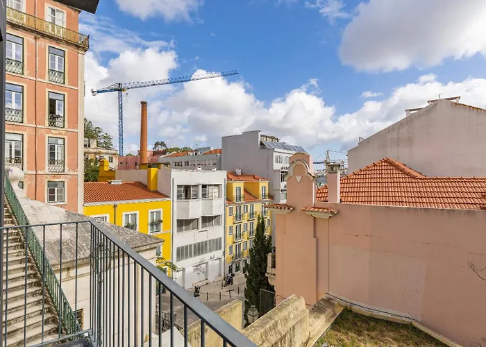 Classy 2bdr House With Balcony By Lovelystay Lägenhet Lisboa