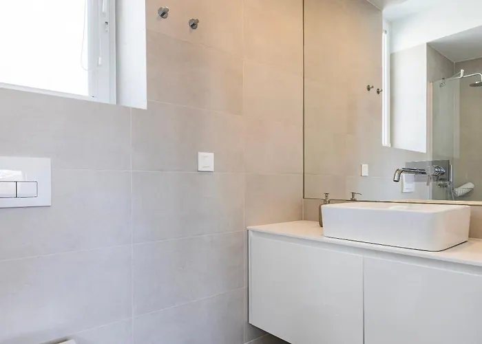 Classy 2bdr House With Balcony By Lovelystay Lägenhet Lisboa
