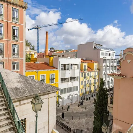 Classy 2bdr House With Balcony By Lovelystay Apartament Lizbona