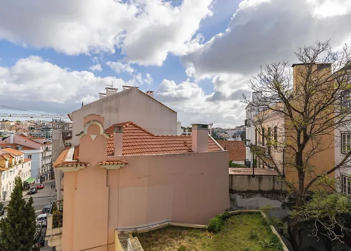 Διαμέρισμα Classy 2bdr House With Balcony By Lovelystay