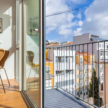 Classy 2bdr House With Balcony By Lovelystay * Lisboa
