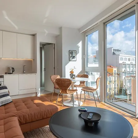 Classy 2bdr House With Balcony By Lovelystay