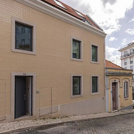 Classy 2bdr House With Balcony By Lovelystay Apartment